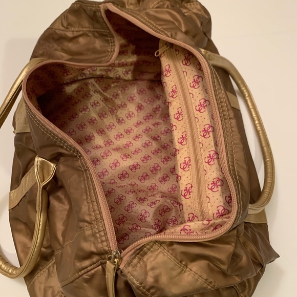 Guess Overnight/Weekender - Picture 5 of 8